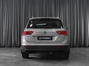 Внедорожник Volkswagen Tiguan 2017 года, 2475000 рублей, Тюмень