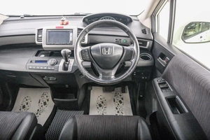 Минивэн Honda Freed 2015 года, 1199000 рублей, Красноярск