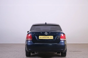 Седан Volkswagen Polo 2011 года, 829000 рублей, Омск