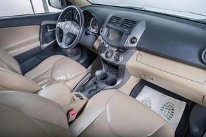 Внедорожник Toyota RAV4 2011 года, 1799000 рублей, Томск