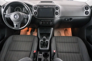 Внедорожник Volkswagen Tiguan 2012 года, 1099000 рублей, Красноярск