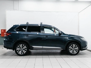 Внедорожник Mitsubishi Outlander 2019 года, 2199000 рублей, Красноярск