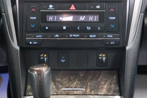 Седан Toyota Camry 2017 года, 2549000 рублей, Омск