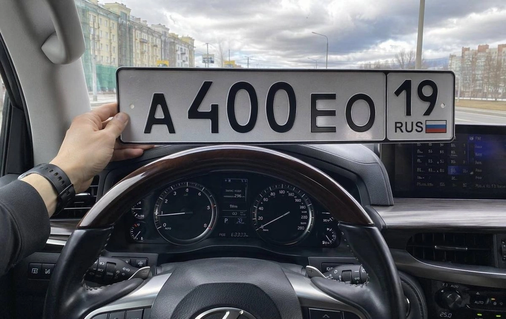 А 400 ЕО 19 115000 рублей, Красноярск