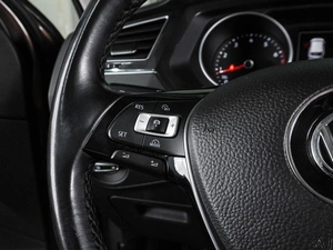 Внедорожник Volkswagen Tiguan 2018 года, 2168000 рублей, Воронеж
