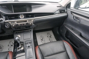 Седан Lexus ES 2015 года, 2099000 рублей, Красноярск