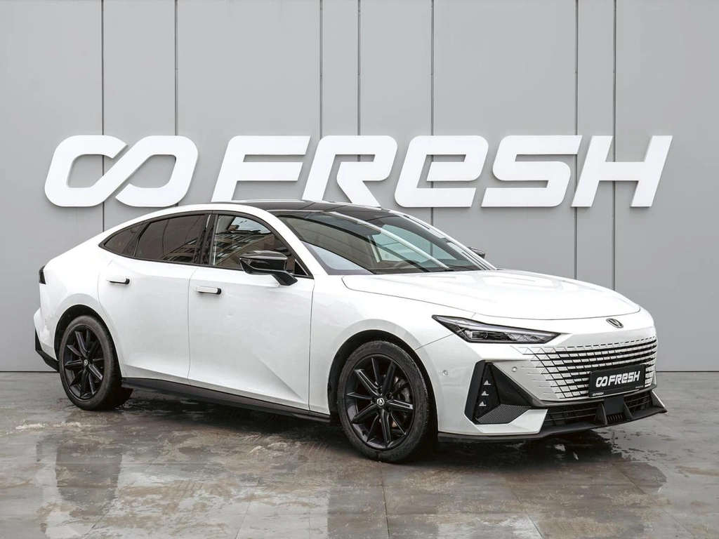 Лифтбек Changan UNI-V 2023 года, 2450000 рублей, Краснодар