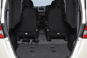 Минивэн Honda Freed 2014 года, 1299000 рублей, Новосибирск