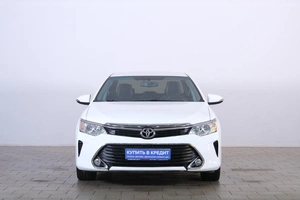 Седан Toyota Camry 2016 года, 2299000 рублей, Омск