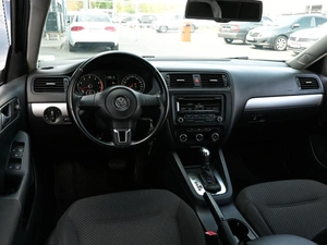 Седан Volkswagen Jetta 2011 года, 935000 рублей, Волгоград