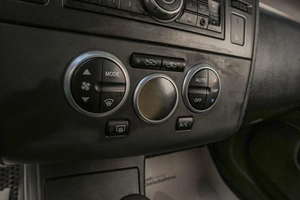 Седан Nissan Tiida 2010 года, 779000 рублей, Челябинск