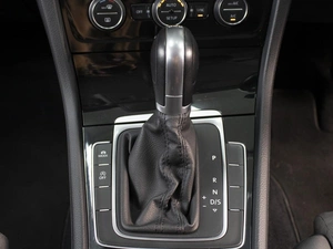 Хетчбэк Volkswagen Golf 2014 года, 1380000 рублей, Омск
