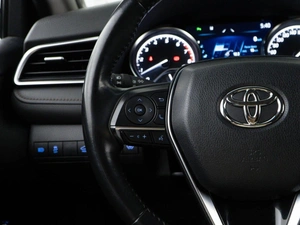 Седан Toyota Camry 2020 года, 2874444 рублей, Москва