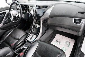 Седан Hyundai Avante 2011 года, 1199000 рублей, Красноярск