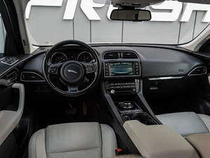 Внедорожник Jaguar F-Pace 2016 года, 2230000 рублей, Краснодар
