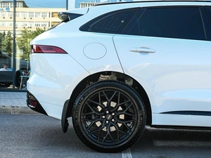 Внедорожник Jaguar F-Pace 2020 года, 3599000 рублей, Волгоград