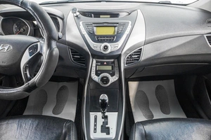 Седан Hyundai Avante 2011 года, 949000 рублей, Барнаул