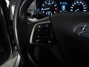 Седан Hyundai Solaris 2019 года, 1537000 рублей, Ставрополь