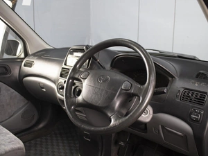 Минивэн Toyota Raum 2001 года, 340000 рублей, Омск