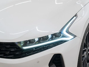 Седан Kia K5 2023 года, 2999000 рублей, Красноярск