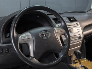 Седан Toyota Camry 2006 года, 1065000 рублей, Омск
