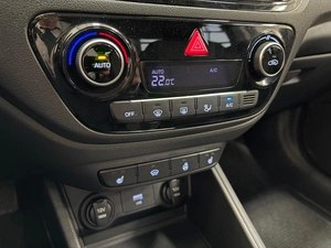 Седан Hyundai Solaris 2021 года, 1750000 рублей, Красноярск