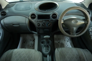 Хетчбэк Toyota Vitz 2000 года, 389000 рублей, Омск
