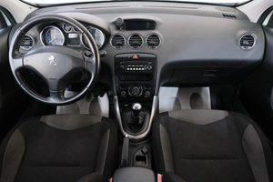 Хетчбэк Peugeot 308 2012 года, 649000 рублей, Омск