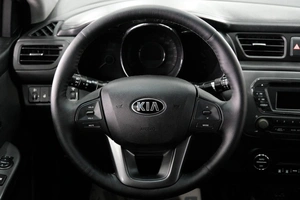 Седан Kia Rio 2013 года, 869000 рублей, Омск