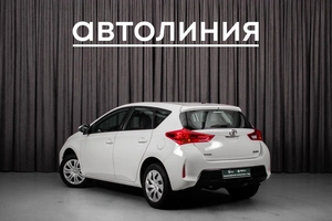 Хетчбэк Toyota Auris 2013 года, 1150000 рублей, Красноярск