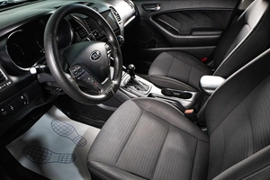 Седан Kia Cerato 2013 года, 979000 рублей, Сургут
