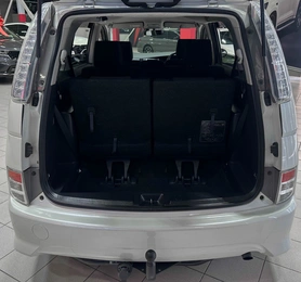 Минивэн Toyota Isis 2014 года, 1297000 рублей, Красноярск