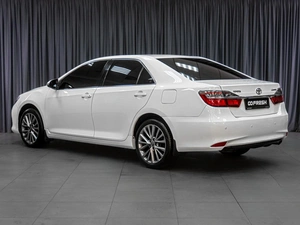 Седан Toyota Camry 2014 года, 2129000 рублей, Тюмень