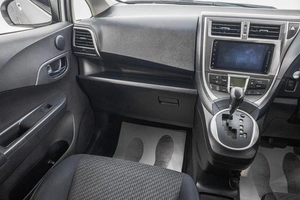 Хетчбэк Toyota Ractis 2011 года, 839000 рублей, Барнаул