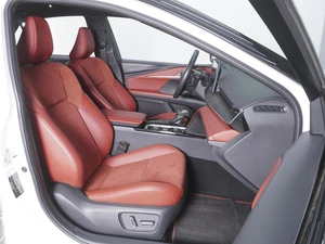 Седан Toyota Camry 2024 года, 3940000 рублей, Ростов-на-Дону