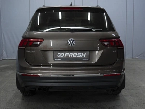 Внедорожник Volkswagen Tiguan 2017 года, 1980000 рублей, Омск