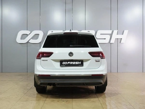 Внедорожник Volkswagen Tiguan 2018 года, 2750000 рублей, Воронеж