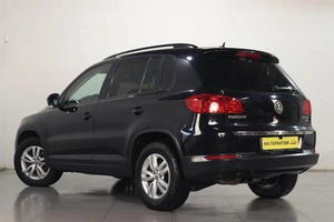 Внедорожник Volkswagen Tiguan 2012 года, 1259000 рублей, Челябинск