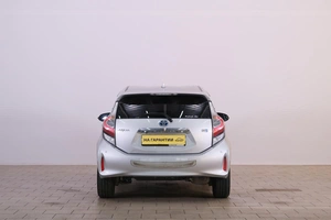 Хетчбэк Toyota Aqua 2018 года, 1229000 рублей, Омск