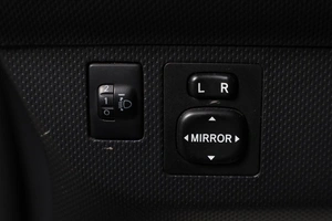 Хетчбэк Toyota Urban Cruiser 2009 года, 989000 рублей, Новосибирск