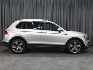 Внедорожник Volkswagen Tiguan 2017 года, 2749000 рублей, Тюмень