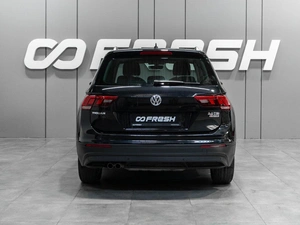 Внедорожник Volkswagen Tiguan 2017 года, 2499000 рублей, Тюмень