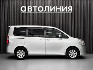 Минивэн Toyota Noah 2009 года, 1120000 рублей, Красноярск