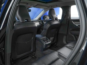 Седан Volvo S90 2023 года, 4599050 рублей, Москва