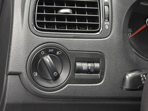 Седан Volkswagen Polo 2015 года, 899000 рублей, Красноярск