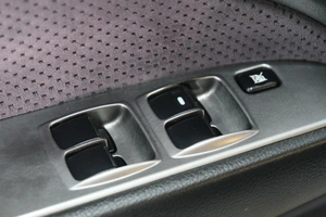 Внедорожник Mitsubishi Outlander 2005 года, 819000 рублей, Омск