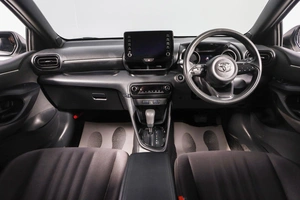 Хетчбэк Toyota Yaris 2020 года, 1199000 рублей, Новосибирск