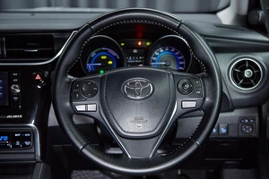 Хетчбэк Toyota Auris 2016 года, 1550000 рублей, Красноярск