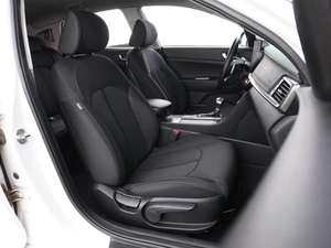 Седан Kia Optima 2019 года, 1678077 рублей, Москва