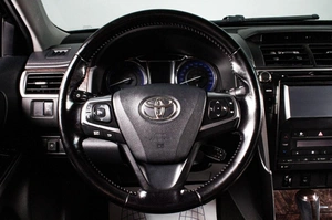 Седан Toyota Camry 2016 года, 2499000 рублей, Сургут